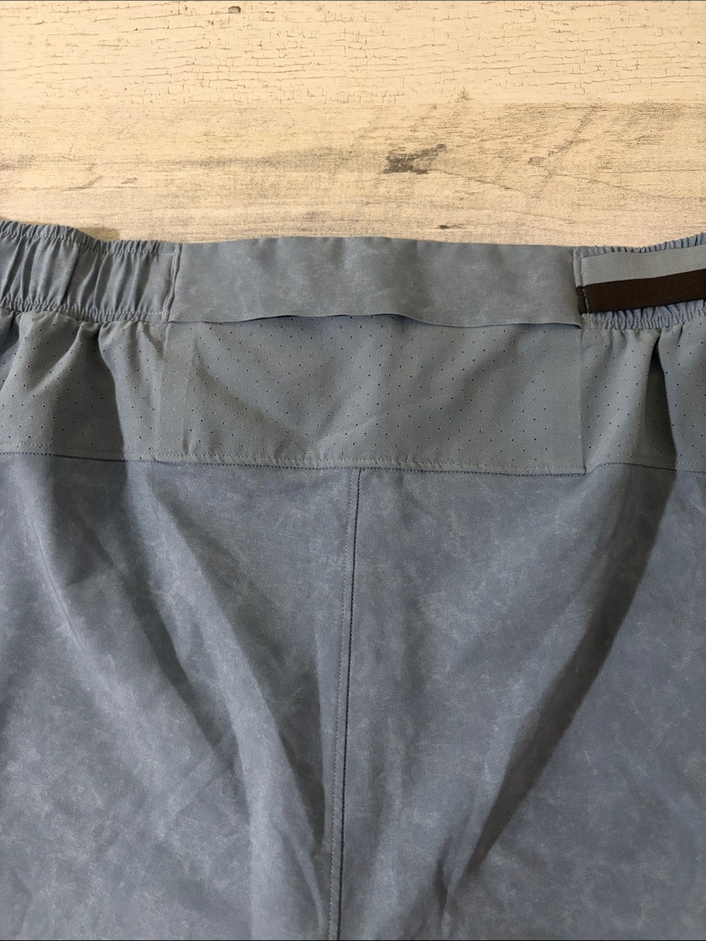 lululemon athletica Men's Slate Blue Athletic Shorts - Picture 4 of 10